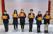 “莫等闲、白了少年头，空悲切”