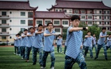 迷彩青春淬火成钢，拔萃学子扬帆起航