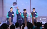传唱红色经典 厚植爱国情怀——北京拔萃双语学校菁萃书院初中部红歌合唱比赛圆满收官